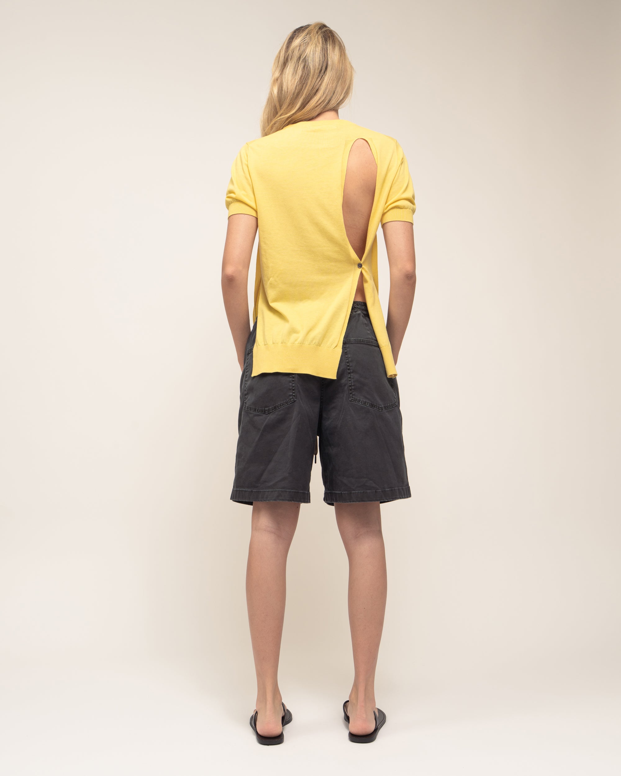 Swing short-sleeved top